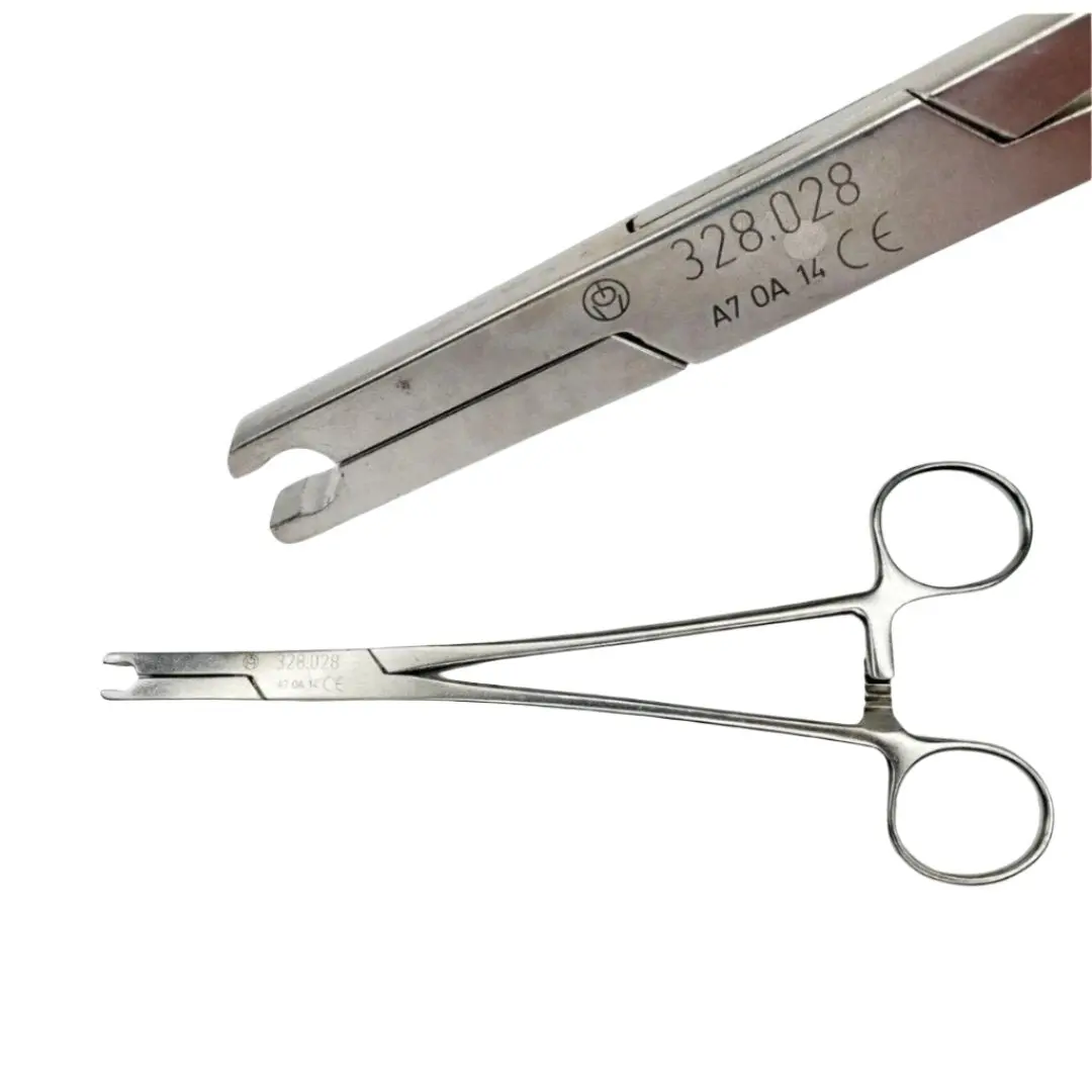 Synthes 328.028 6.0mm Scissor Grip Straight Holding Forceps 7-3/4"