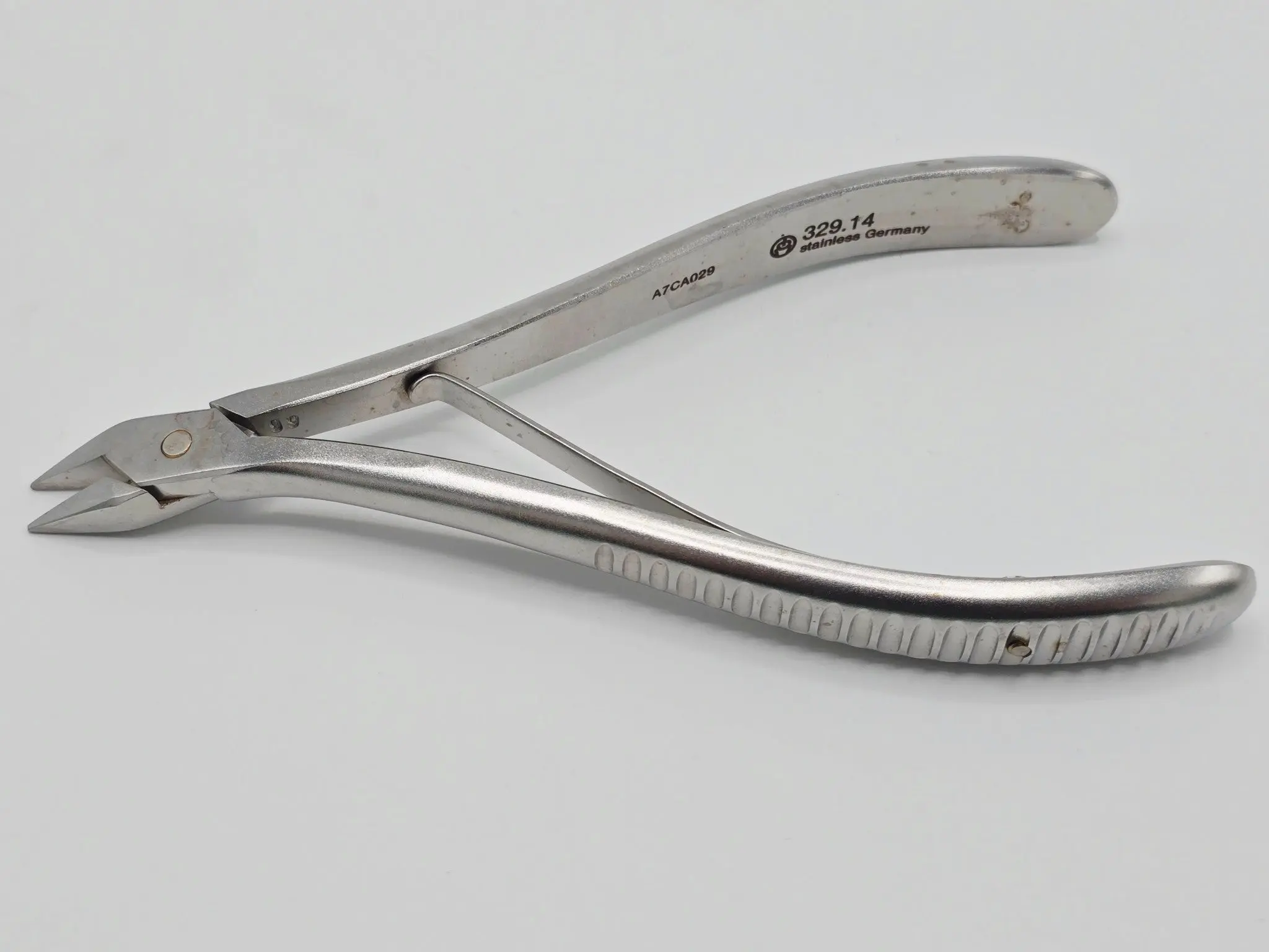 Synthes 329.14 Universal Bending Pliers For 1.0MM,1.3MM,1.5MM, 2.0MM Plates - Image 2