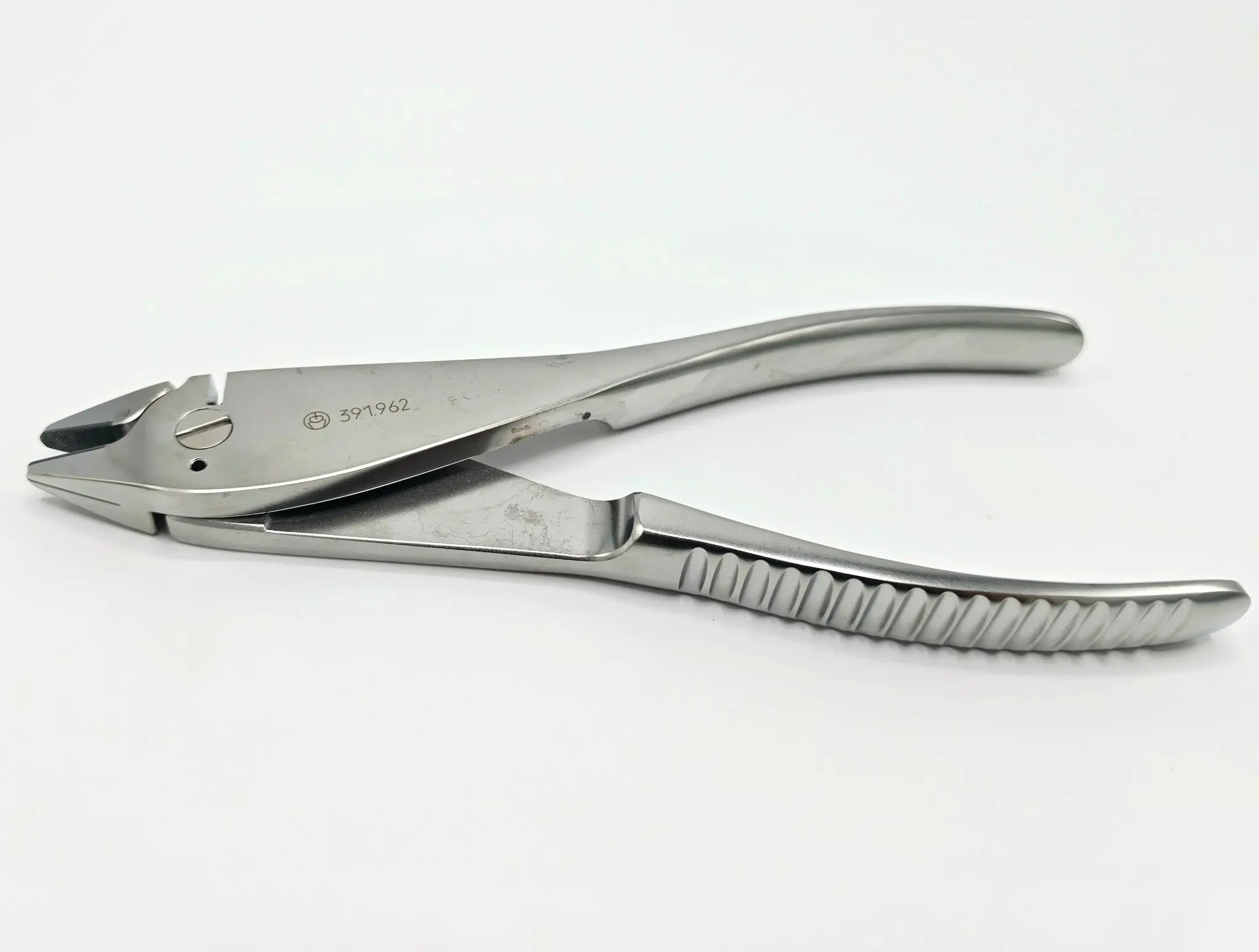 Synthes 391.962 Bending and Cutting Pliers Orthopedic Surgical Instrument - Image 2