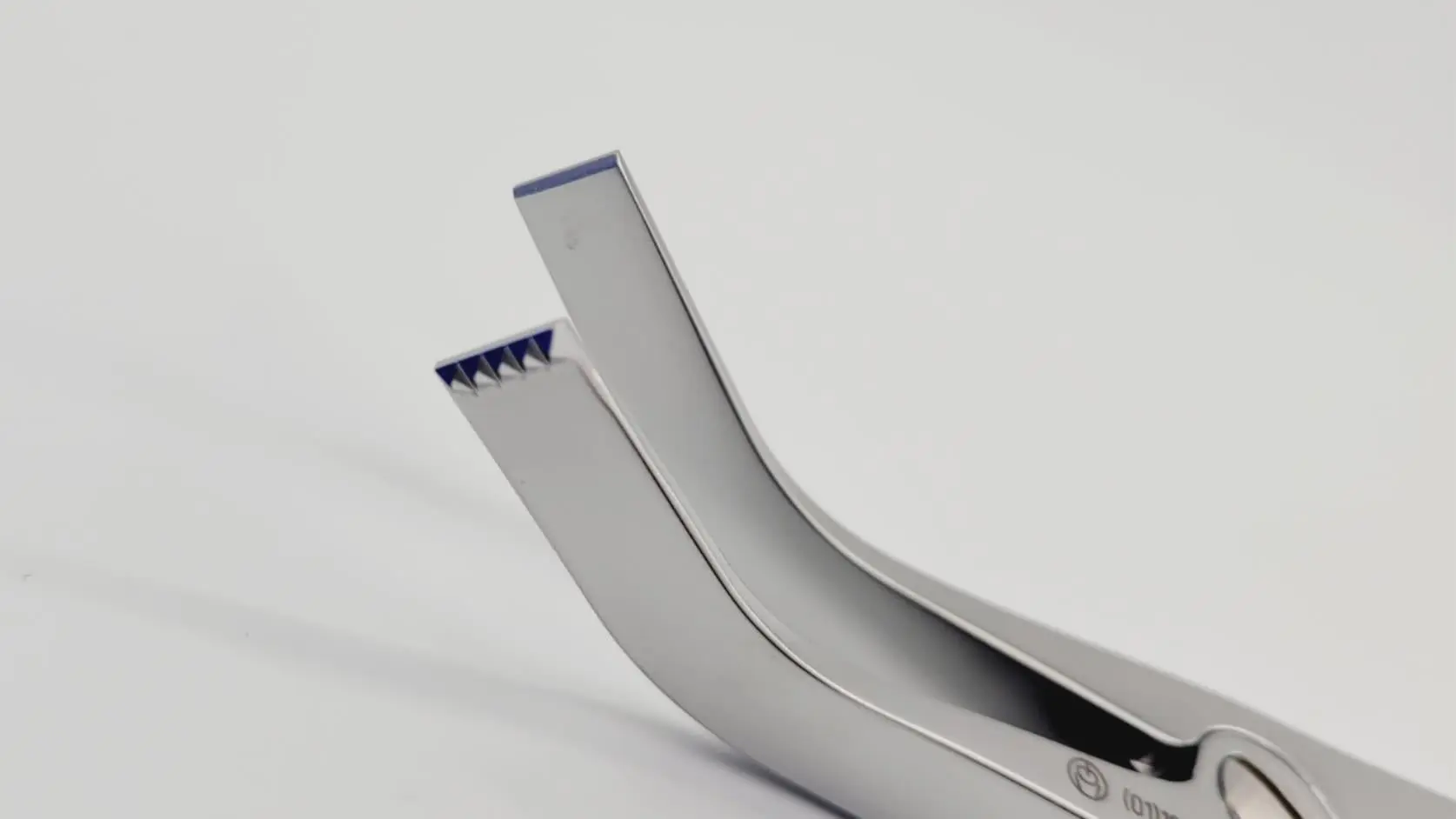 Synthes 399.10 Bone Spreader 8mm Width of Beak 8-1/2" New - Image 2