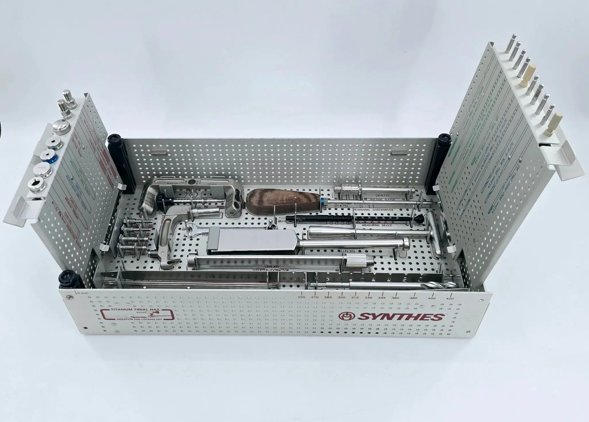 Synthes Titanium Tibial Nail Insertion and Locking Set - Image 4