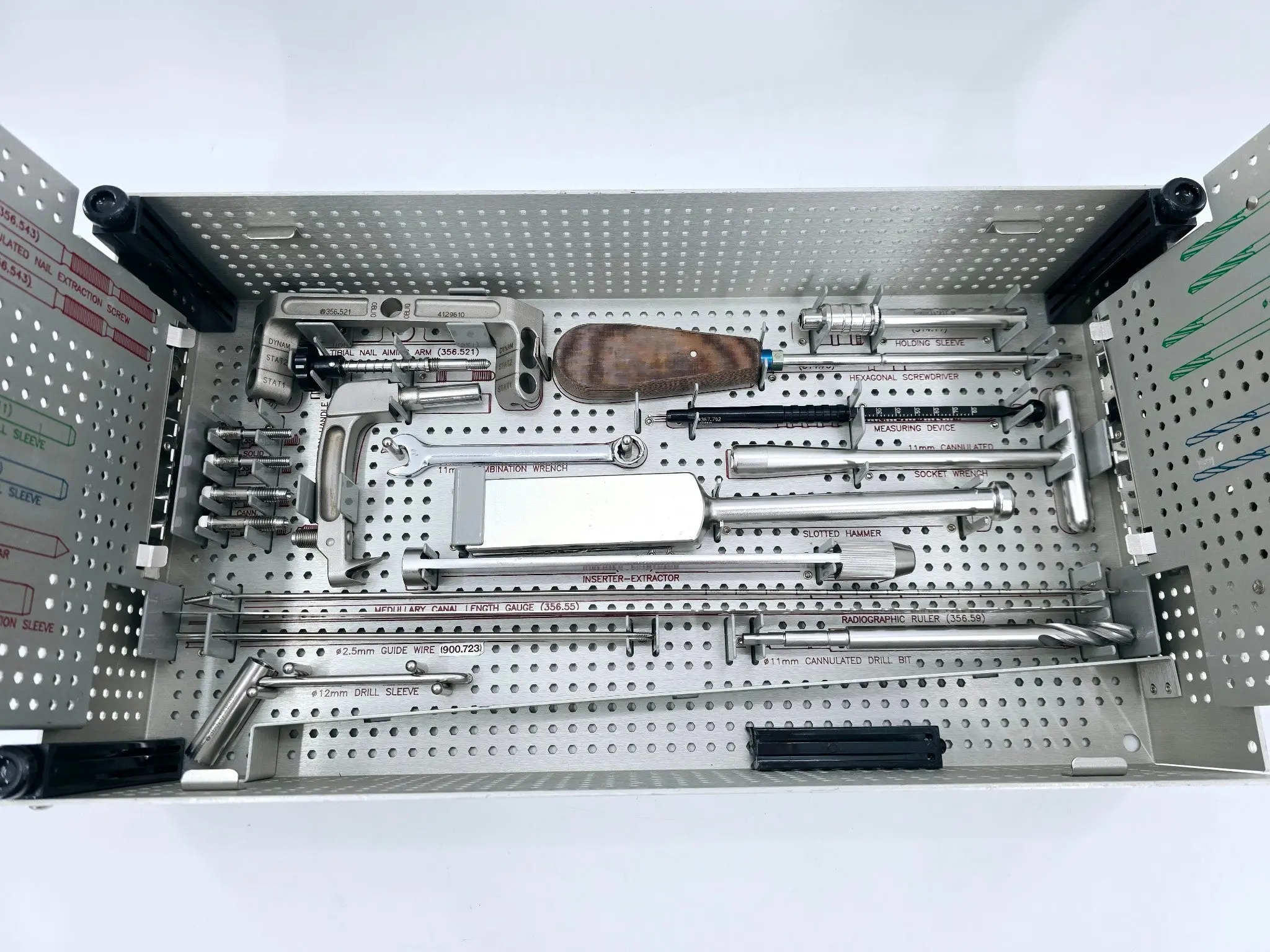 Synthes Titanium Tibial Nail Insertion and Locking Set - Image 5