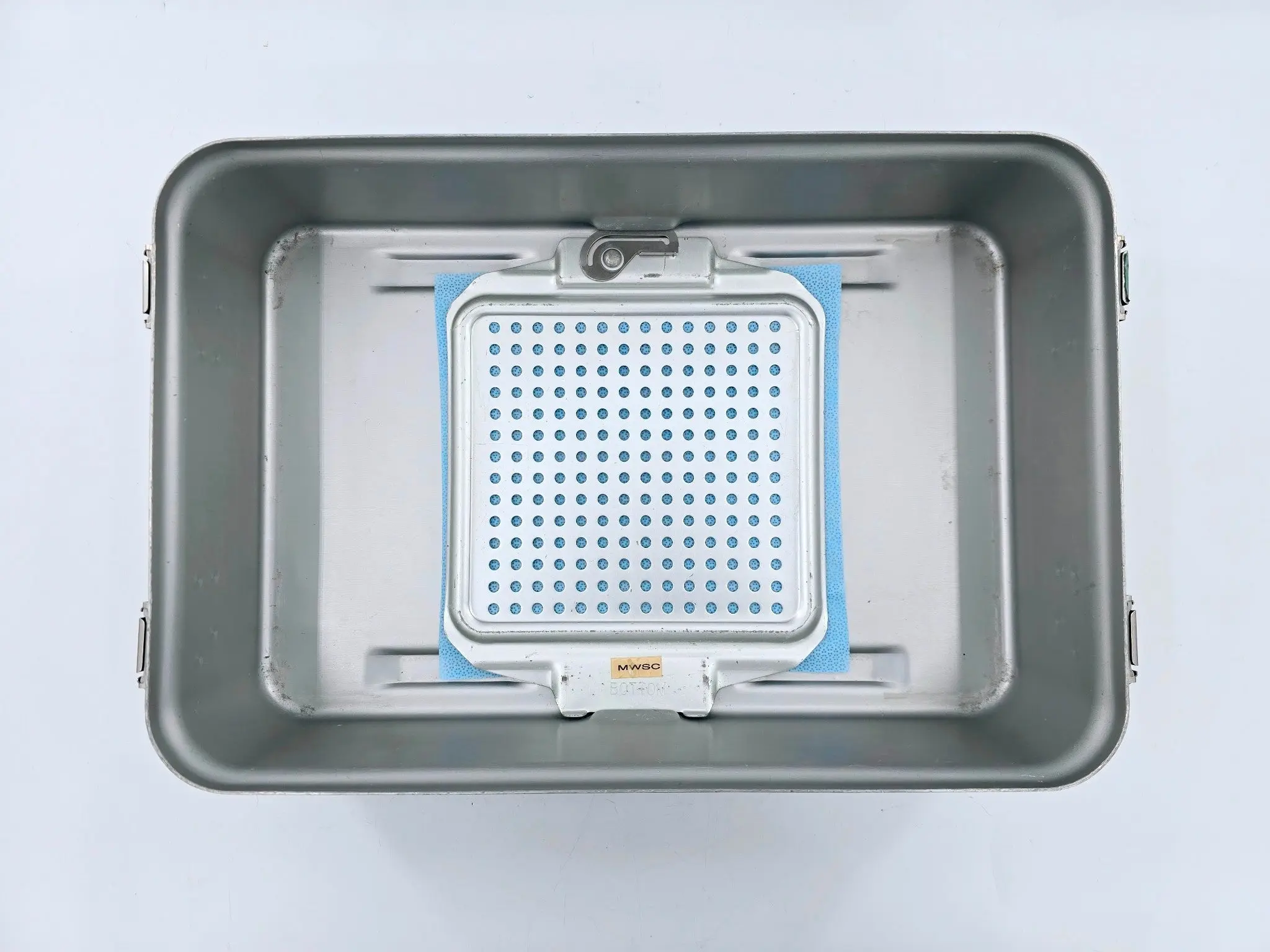 V. Mueller CD2-5B Genesis Mid-Length Sterilization Container 19" x 12" x 5" - Image 5