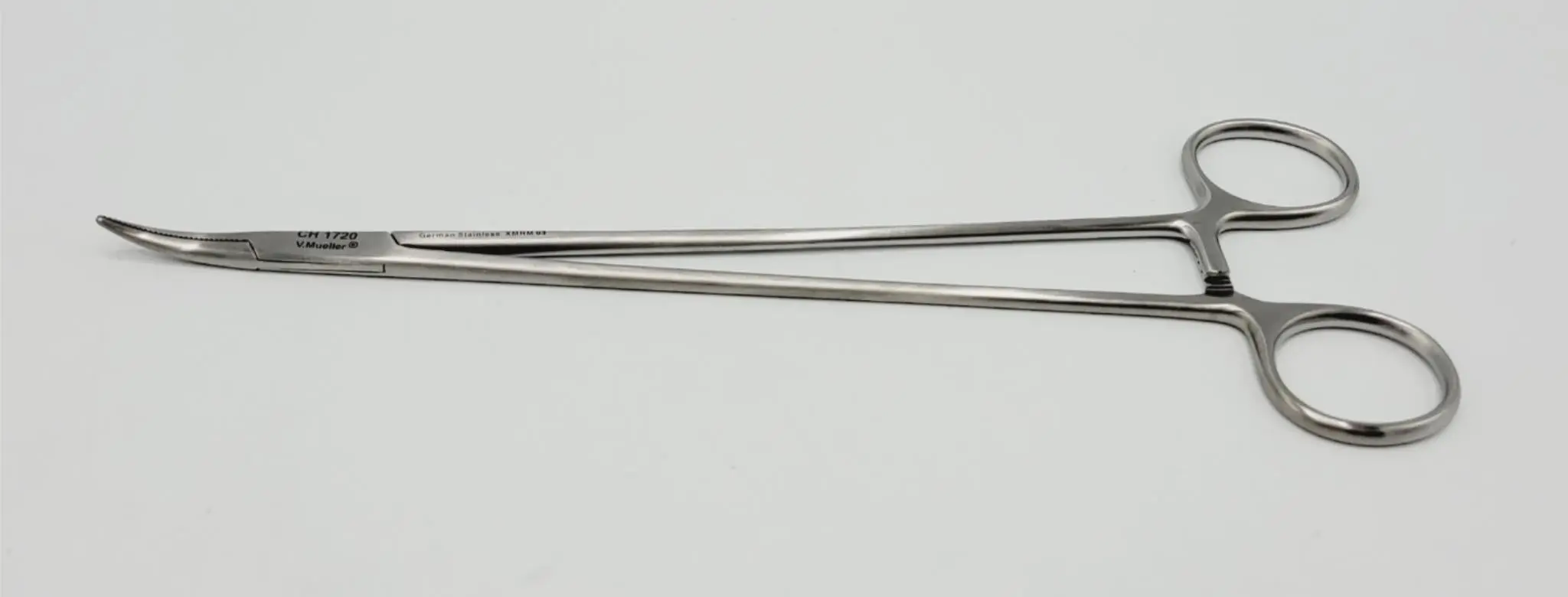V. Mueller CH1720 Julian Thoracic Artery Forceps Slightly Curved Serrated - Image 4