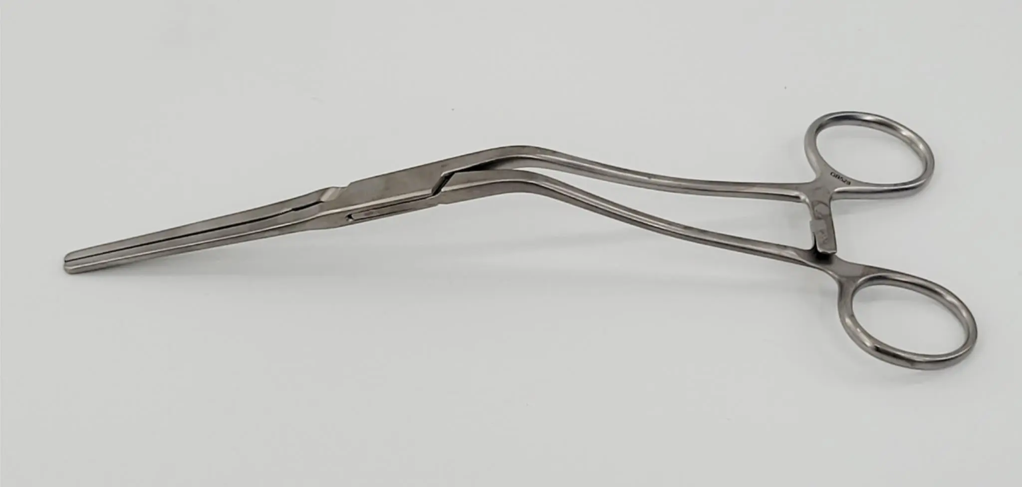 V. Mueller CH6640 Cooley Iliac Clamp Shanks Angled 45° Straight Jaw 8-1/2" - Image 3