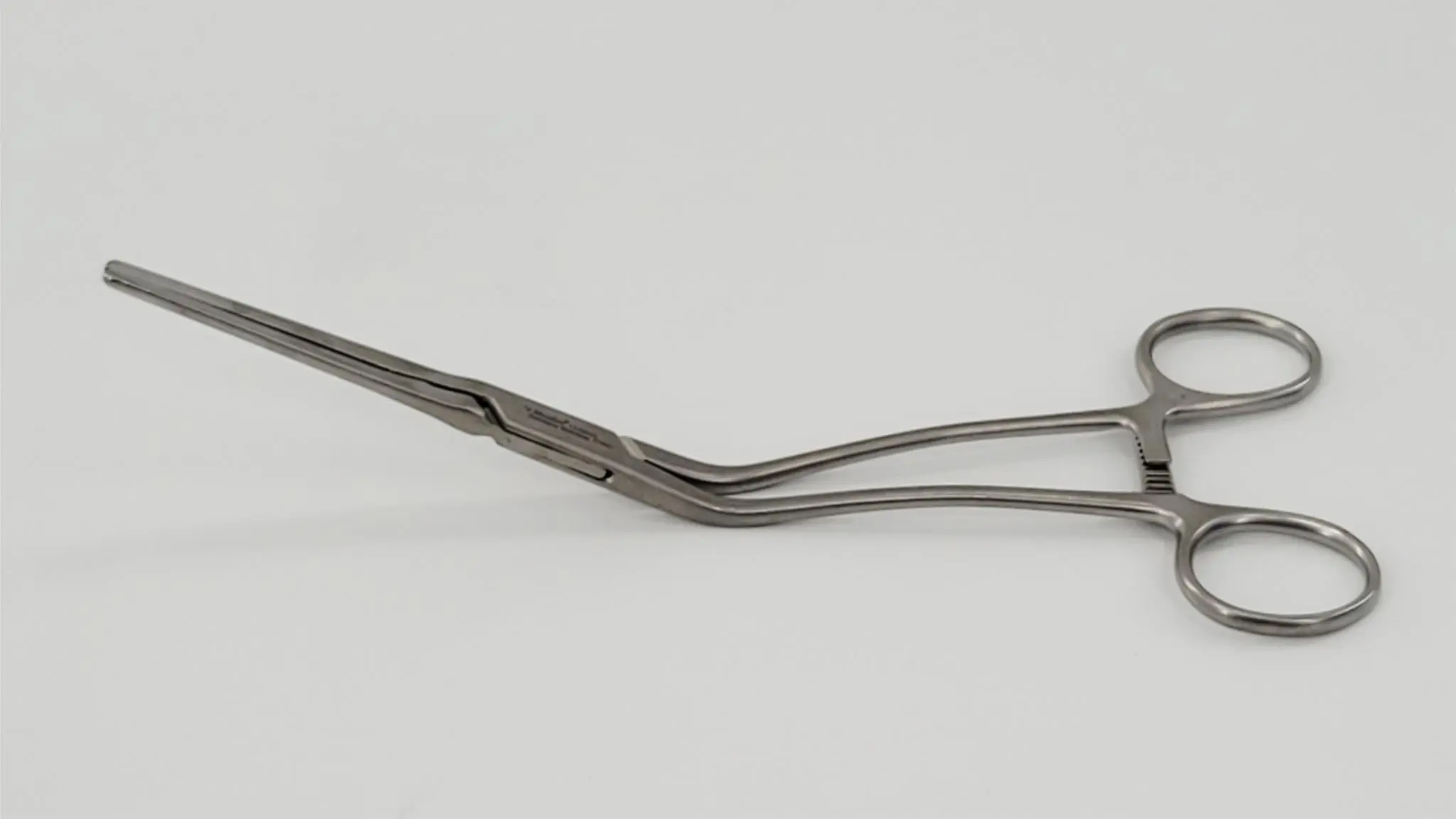V. Mueller CH6640 Cooley Iliac Clamp Shanks Angled 45° Straight Jaw 8-1/2" - Image 4