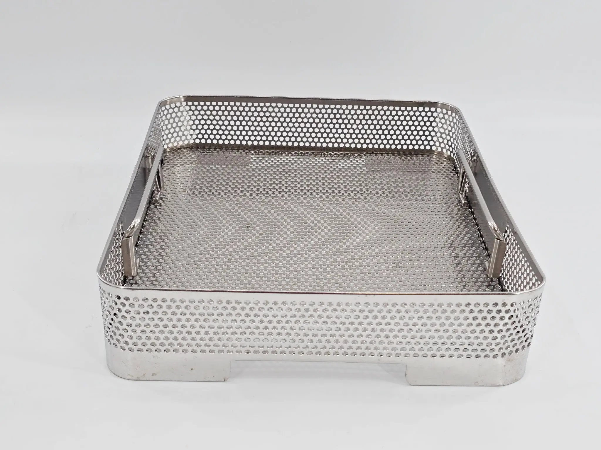 V. Mueller Genesis CD1-5B Half Length Sterilization Container 12 x 11 x 5" - Image 4