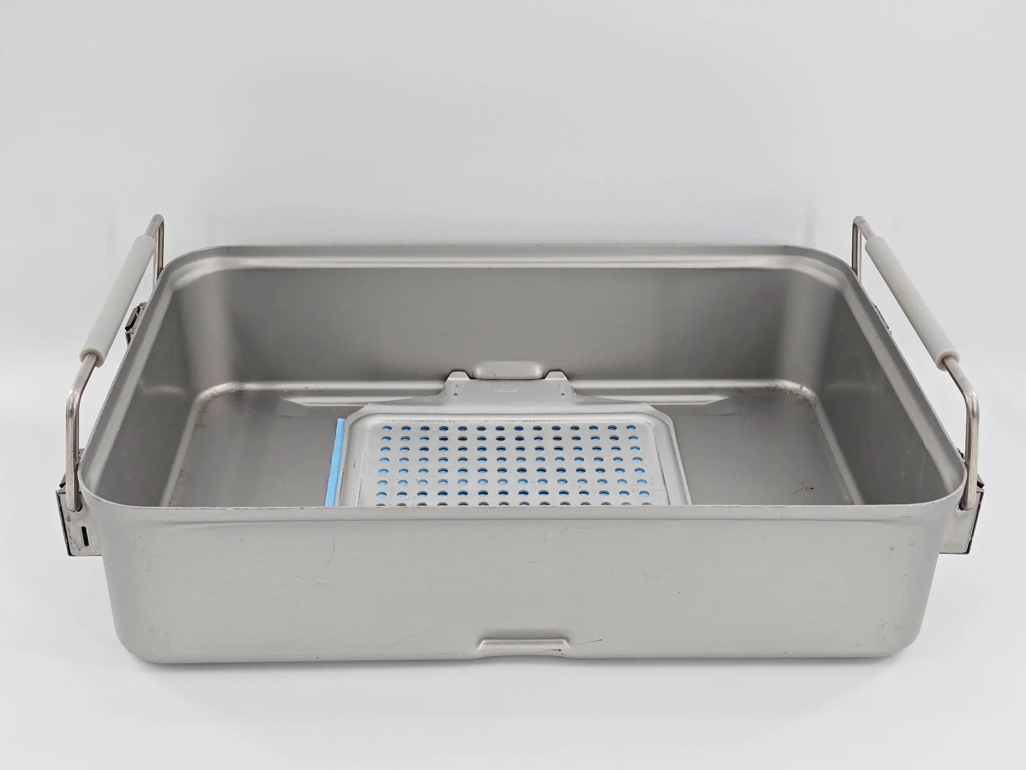 V. Mueller Genesis Sterilization Container 17.5 x 12.5 x 5.5 with Tray - Image 5