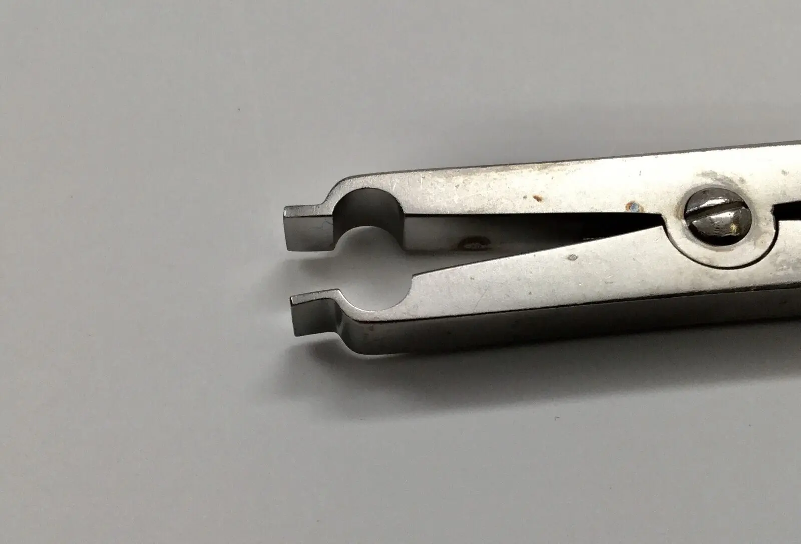 V. Mueller NL-10 Neuro Raney Scalp Clip Applying Forceps 6-1/4" - Image 3