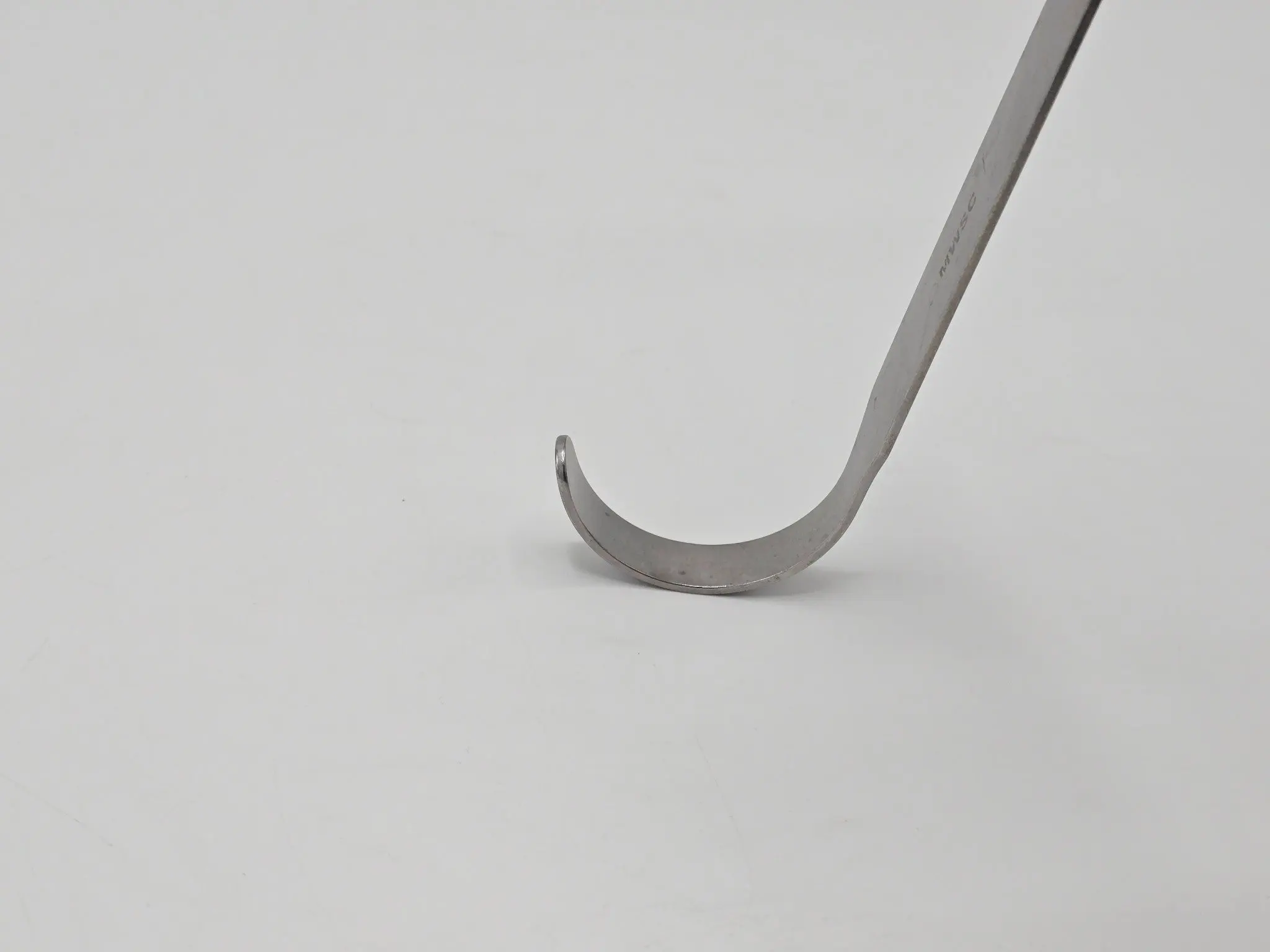 V. Mueller NL5101 Hibbs Retractor Blade 9-1/8" Surgical Instrument - Image 3