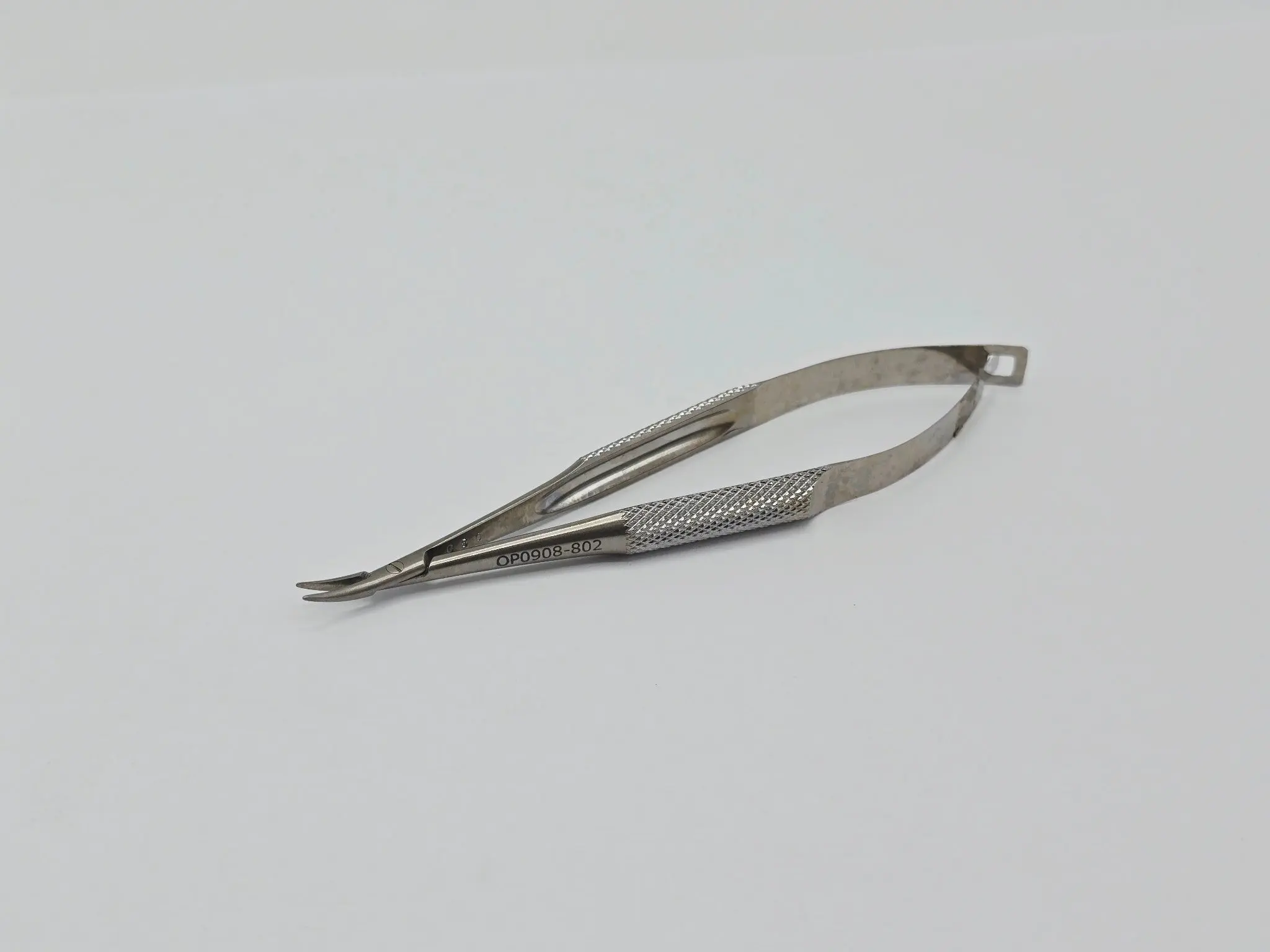 V Mueller OP0908-802 Cohan Mini Needle Holder Fine 8mm Jaws Curved - Image 2