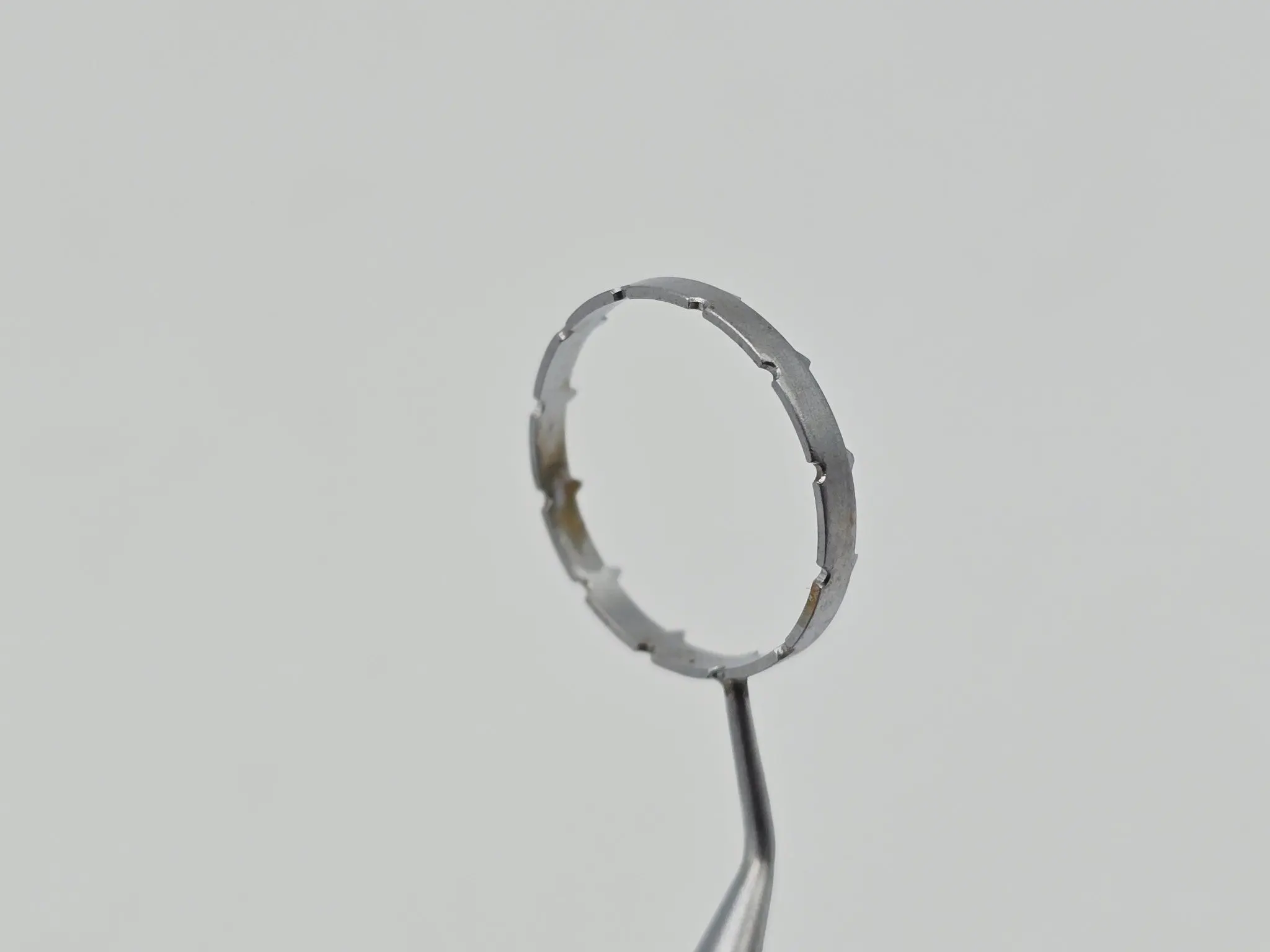 V.Mueller OP0924-881 Thornton Globe Fixation Ring Multiple Teeth 16mm Diameter - Image 4