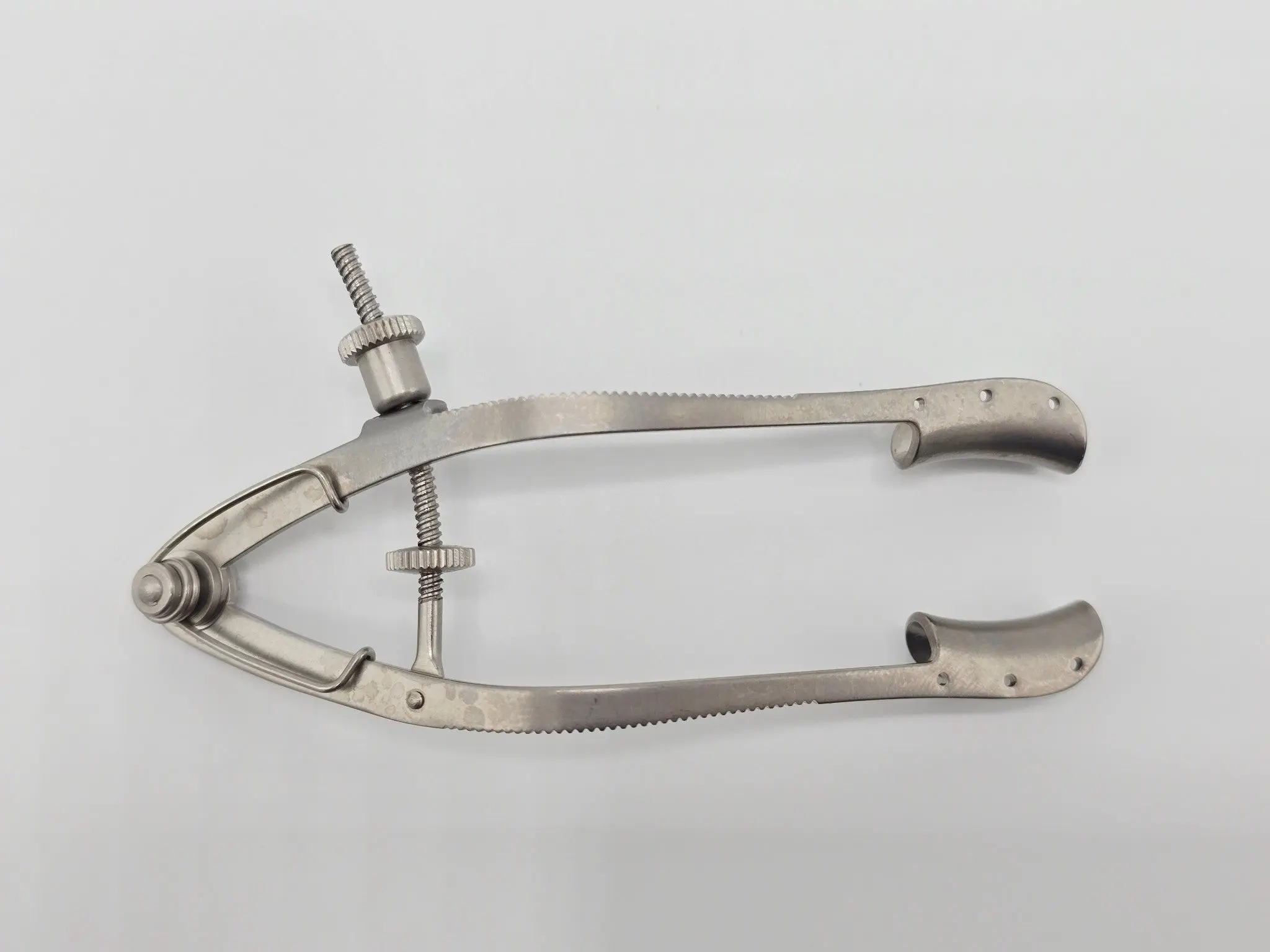 V. Mueller OP30 Lancaster Eye Speculum Blade 15 x 7 x 7.5mm Wide Solid Blades - Image 3