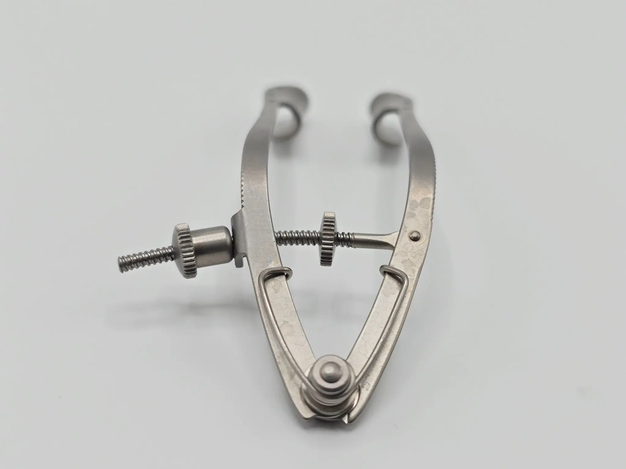V. Mueller OP30 Lancaster Eye Speculum Blade 15 x 7 x 7.5mm Wide Solid Blades - Image 4