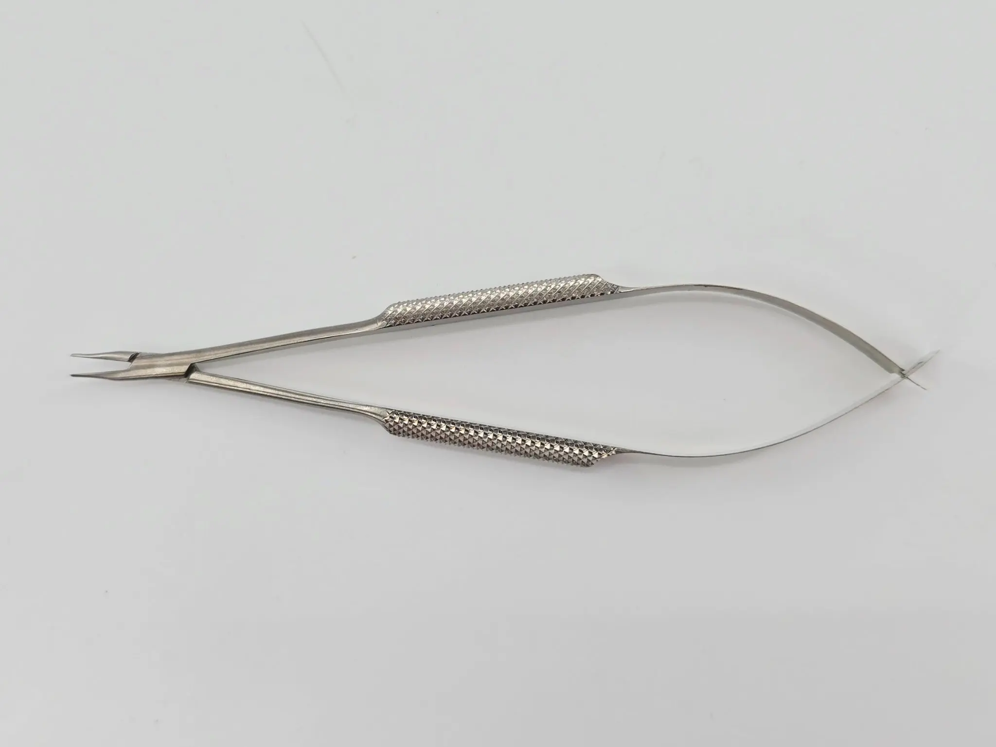 V. Mueller OP7418-002 Barraquer Needle Holder 10mm Extra Delicate Curved 5-1/4" - Image 3