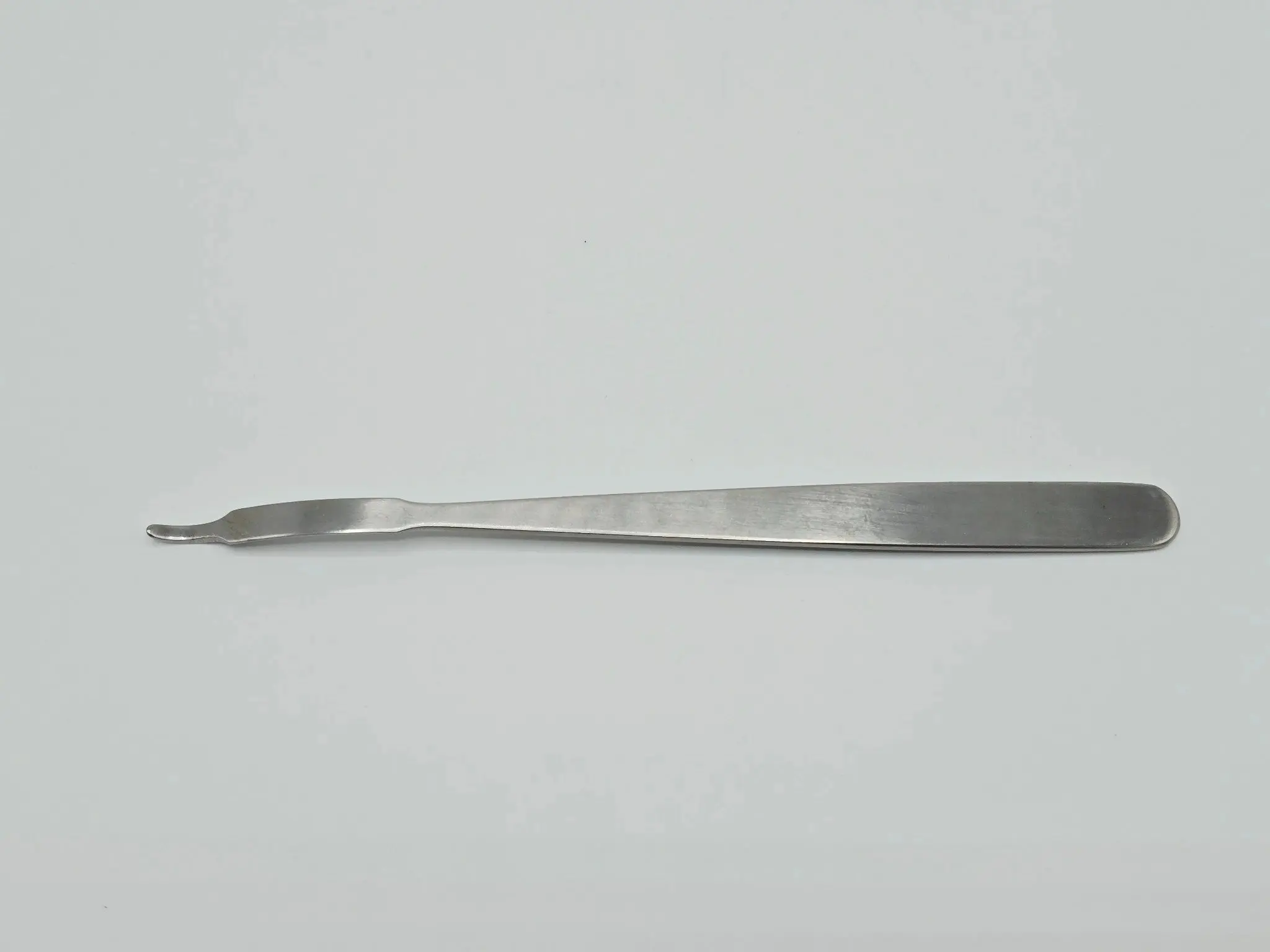 V. Mueller OS4160-002 Mini Hohmann Retractor 6mm Stainless Surgical Instrument - Image 2
