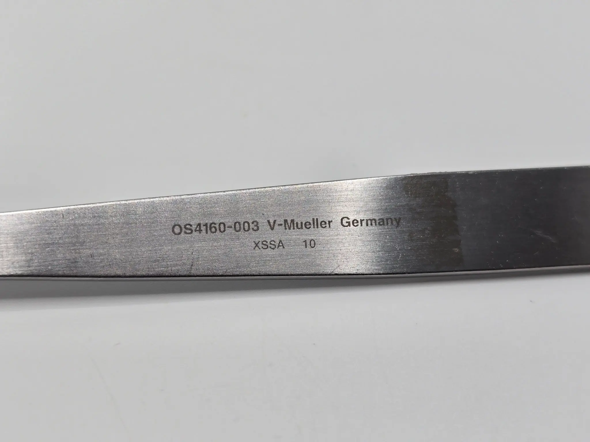 V. Mueller OS4160-003 Hohmann Retractor 8mm 6-1/4in Surgical Grade Instrument - Image 4