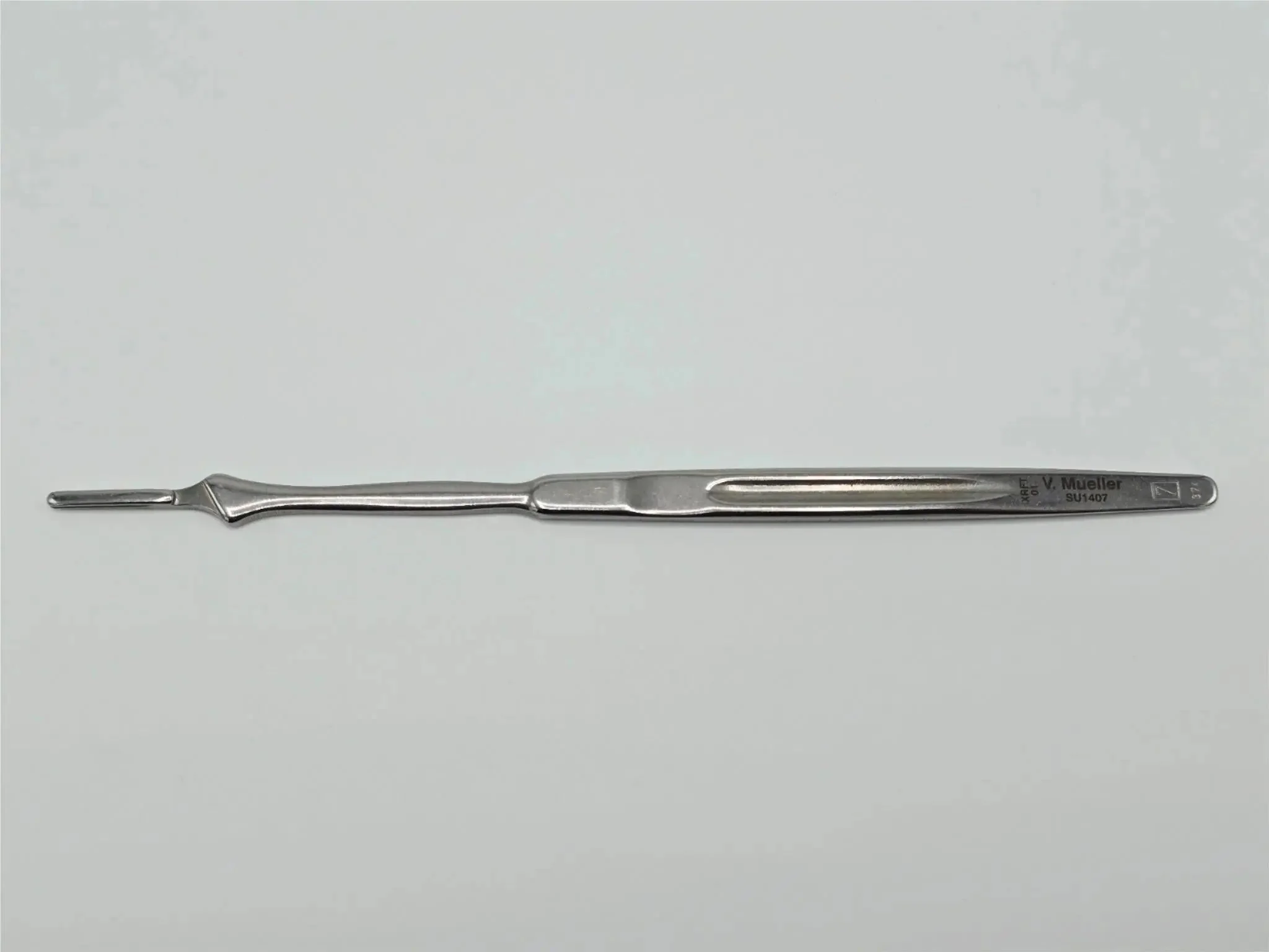 V. Mueller SU1407 Knife Handle No 7 Stainless Steel 6 3/8 Inch Surgical Tool - Image 2