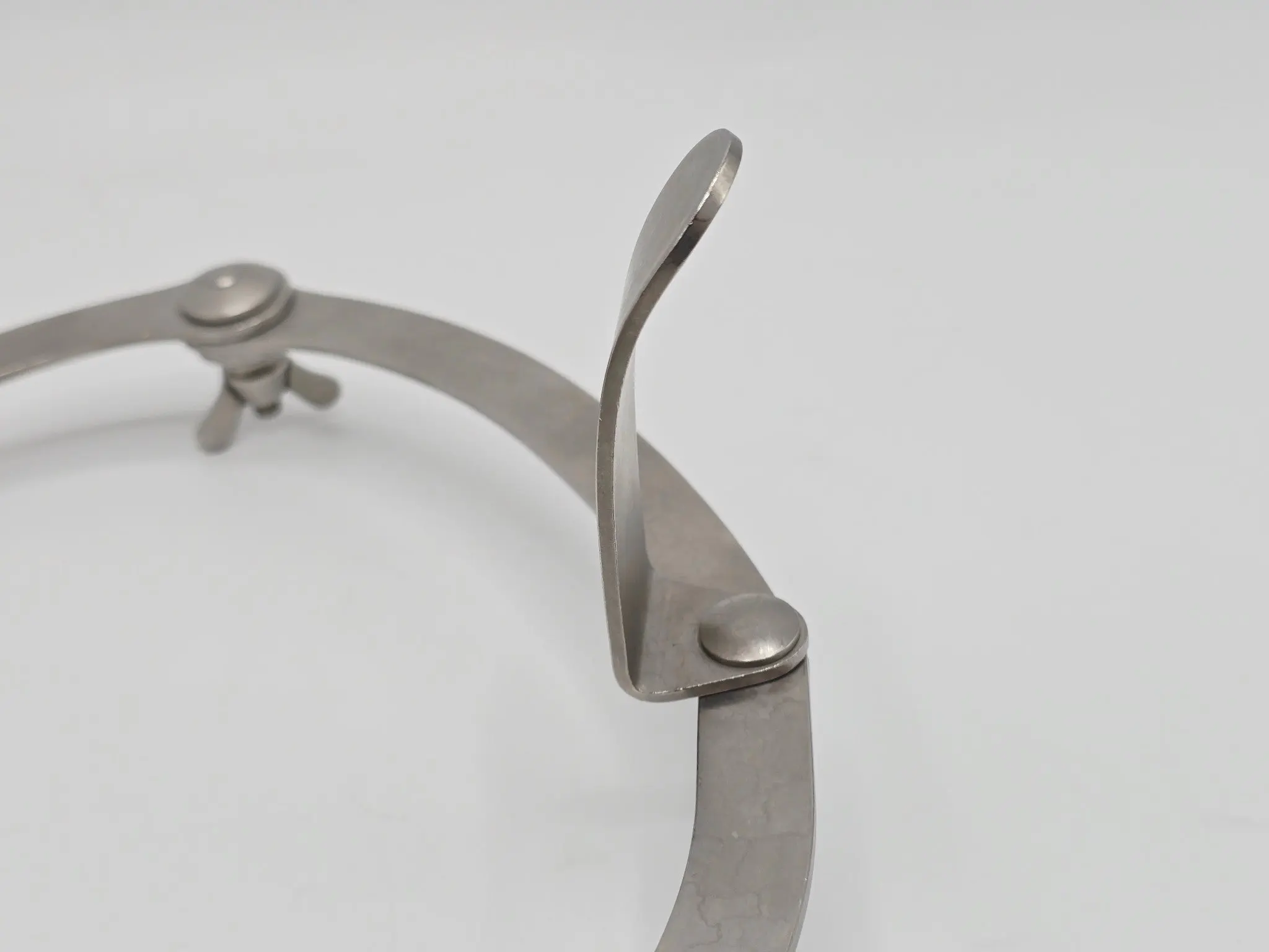 V. Mueller SU3055 O’Sullivan-O’Connor Abdominal Retractor with 2 XBBR Blades - Image 3