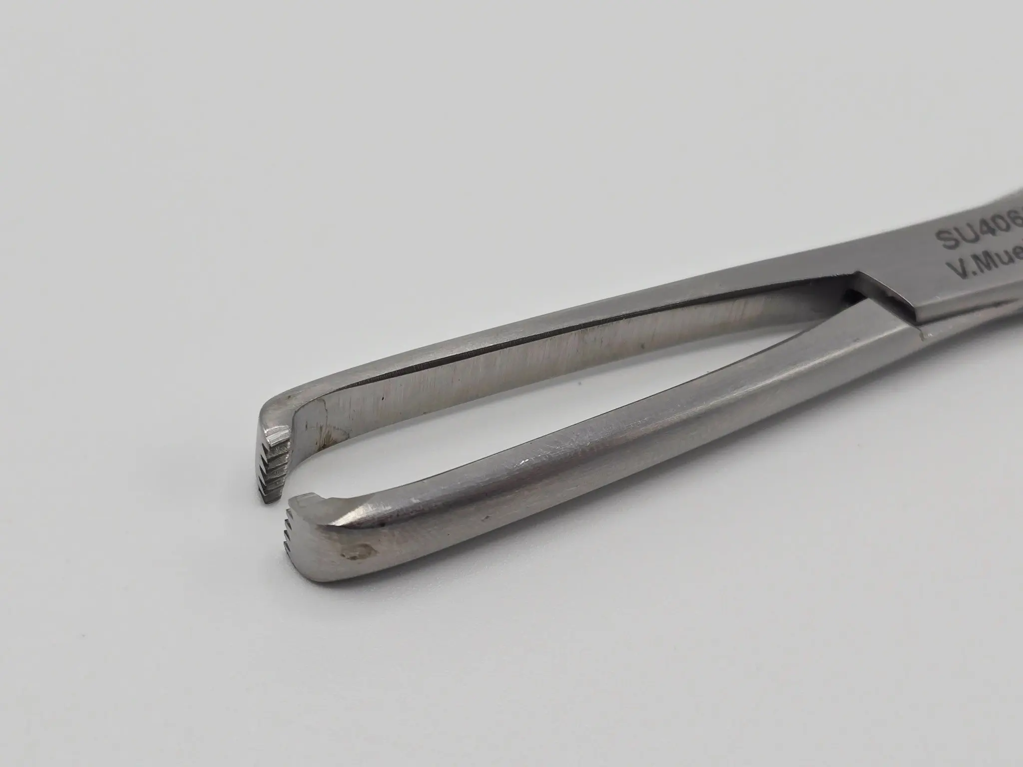 V. Mueller SU4060 Boys Allis Tissue Holding Forceps 5x6 Teeth Heavy - Image 3