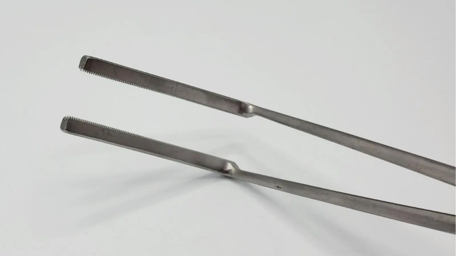 V. Mueller SU6130 Glassman Anterior Resection Clamp Right Angled 3-3/4" Jaw 10" - Image 3