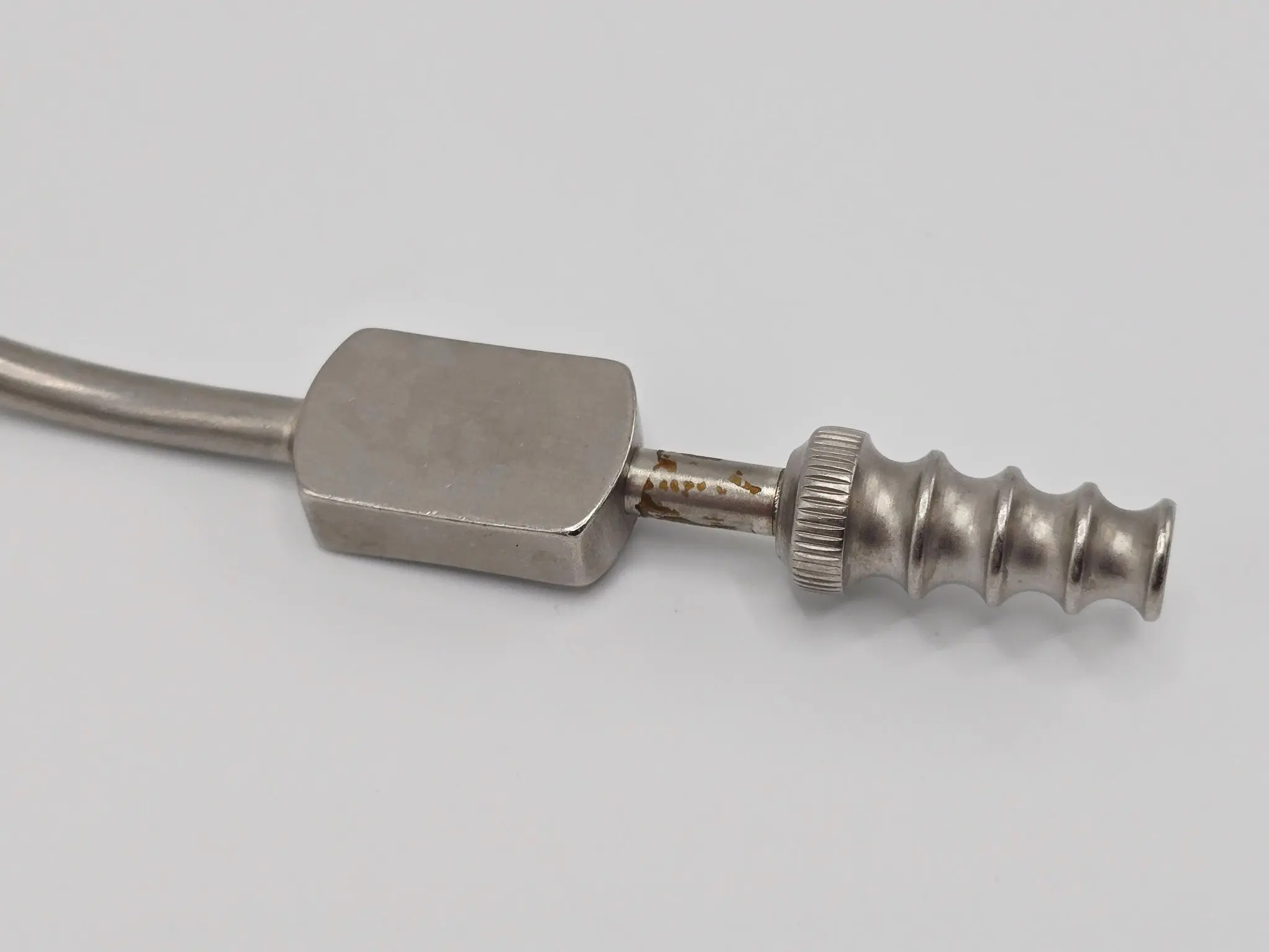 V. Mueller NL1903 Cannula Frazier Suction Tube 12 Fr Angled 3-7/8 Working Length - Image 2