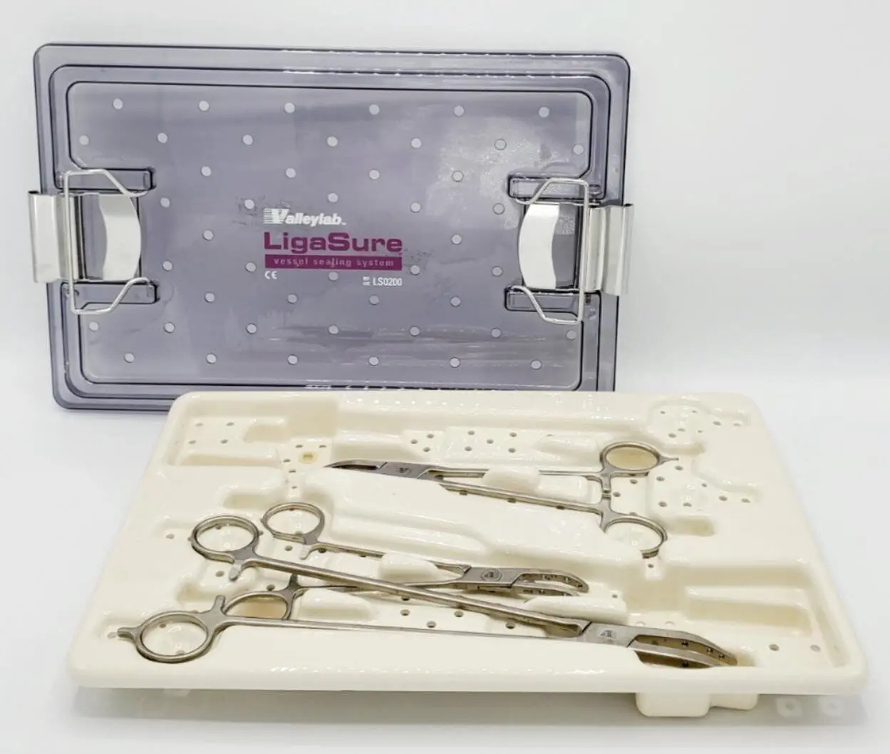 Valleylab LS0200 Ligasure Vessel Sealing System Instrument Set with Tray - Image 4
