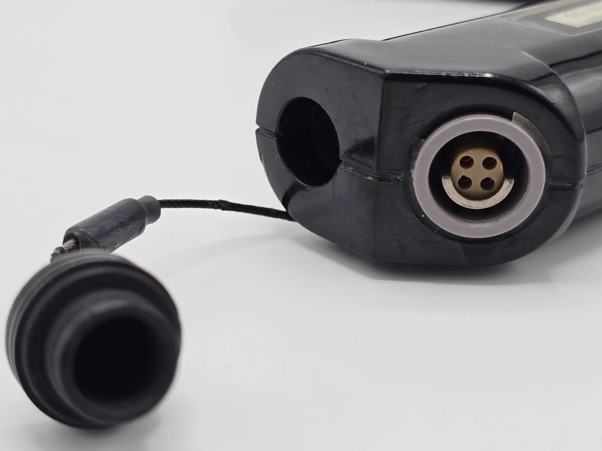 Verathon Glidescope Portable GVL Video Monitor with Two Laryngoscope Blades - Image 13