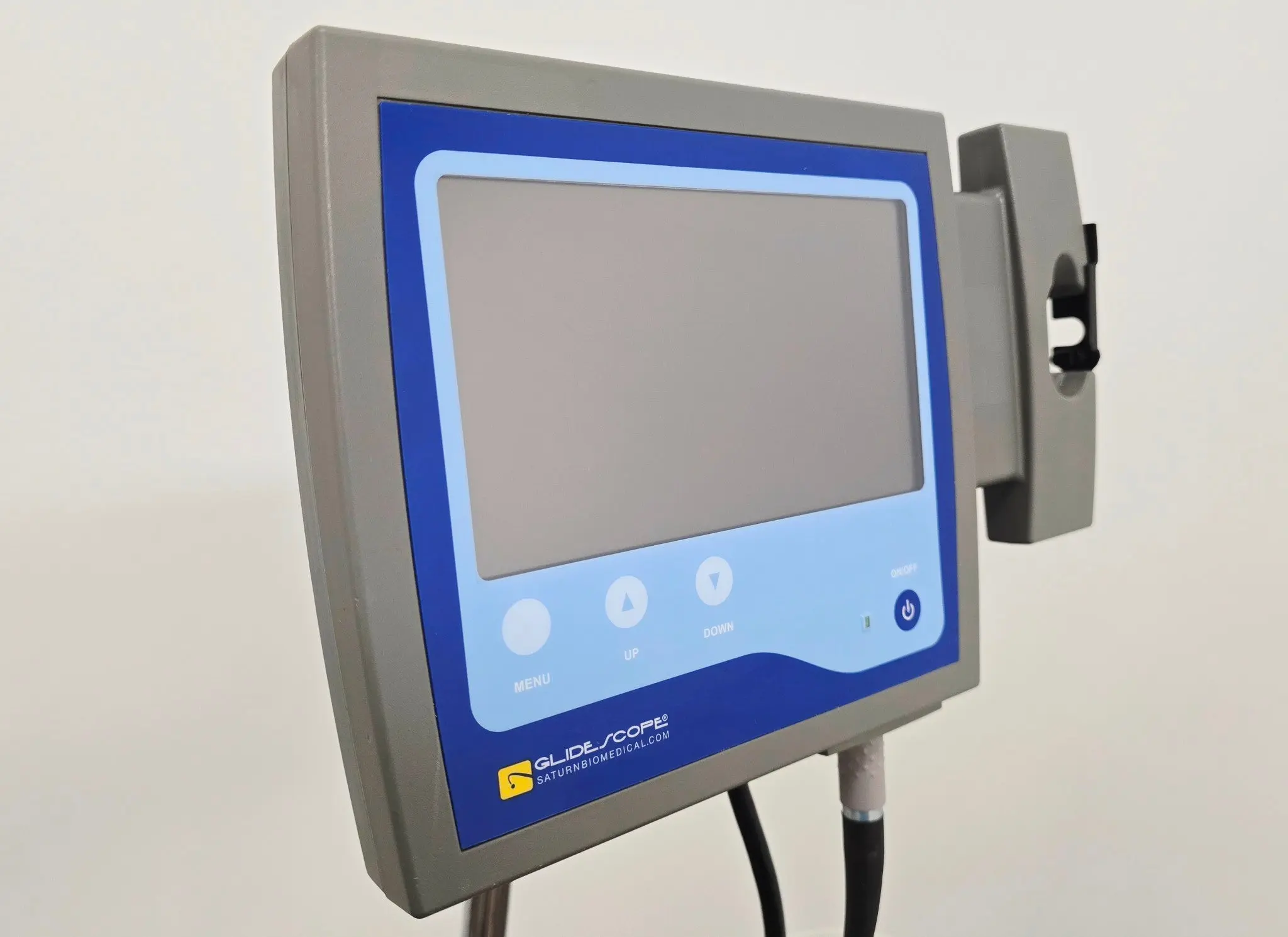 Verathon Glidescope Portable GVL Video Monitor with Two Laryngoscope Blades - Image 4