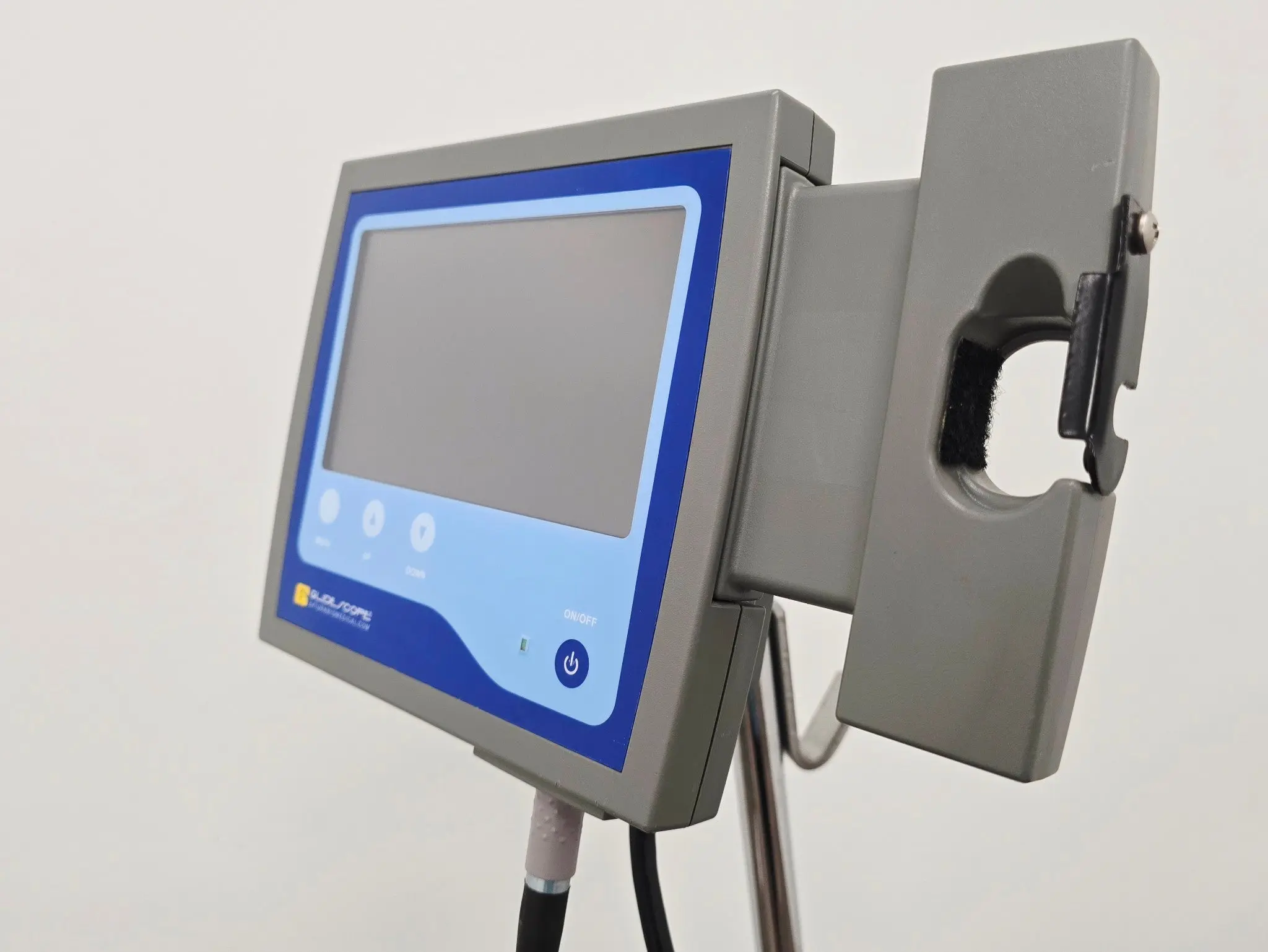 Verathon Glidescope Portable GVL Video Monitor with Two Laryngoscope Blades - Image 5