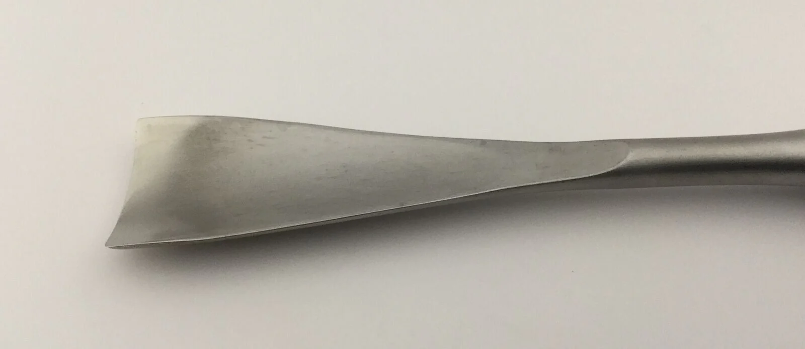 Zimmer 2814-04 Straight Gouge 25mm Orthopedic Instrument - Image 3