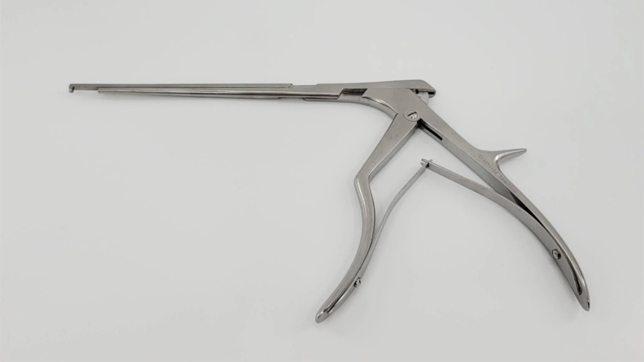 Zimmer 3351-02 Schlesinger Cervical Rongeur 3mm 90° Down Bite 10-1/2" - Image 3