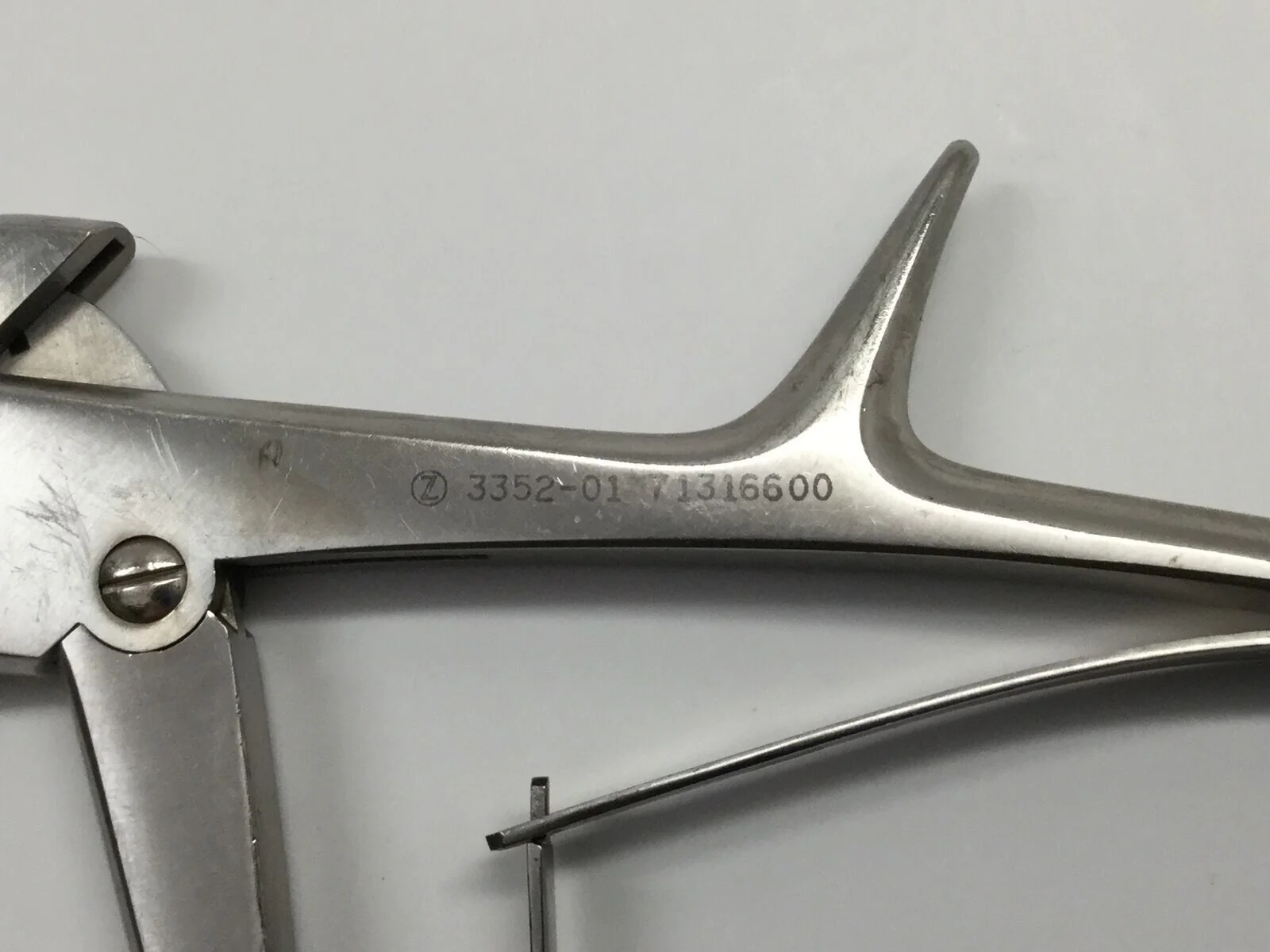 Zimmer 3352-01 Colclough/Love-Kerr Laminectomy Rongeur 5mm Angled 45° - Image 4